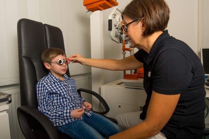 Anpassung Brillengläser Augenarztpraxis Rheydt Vision100 die Augenärzte